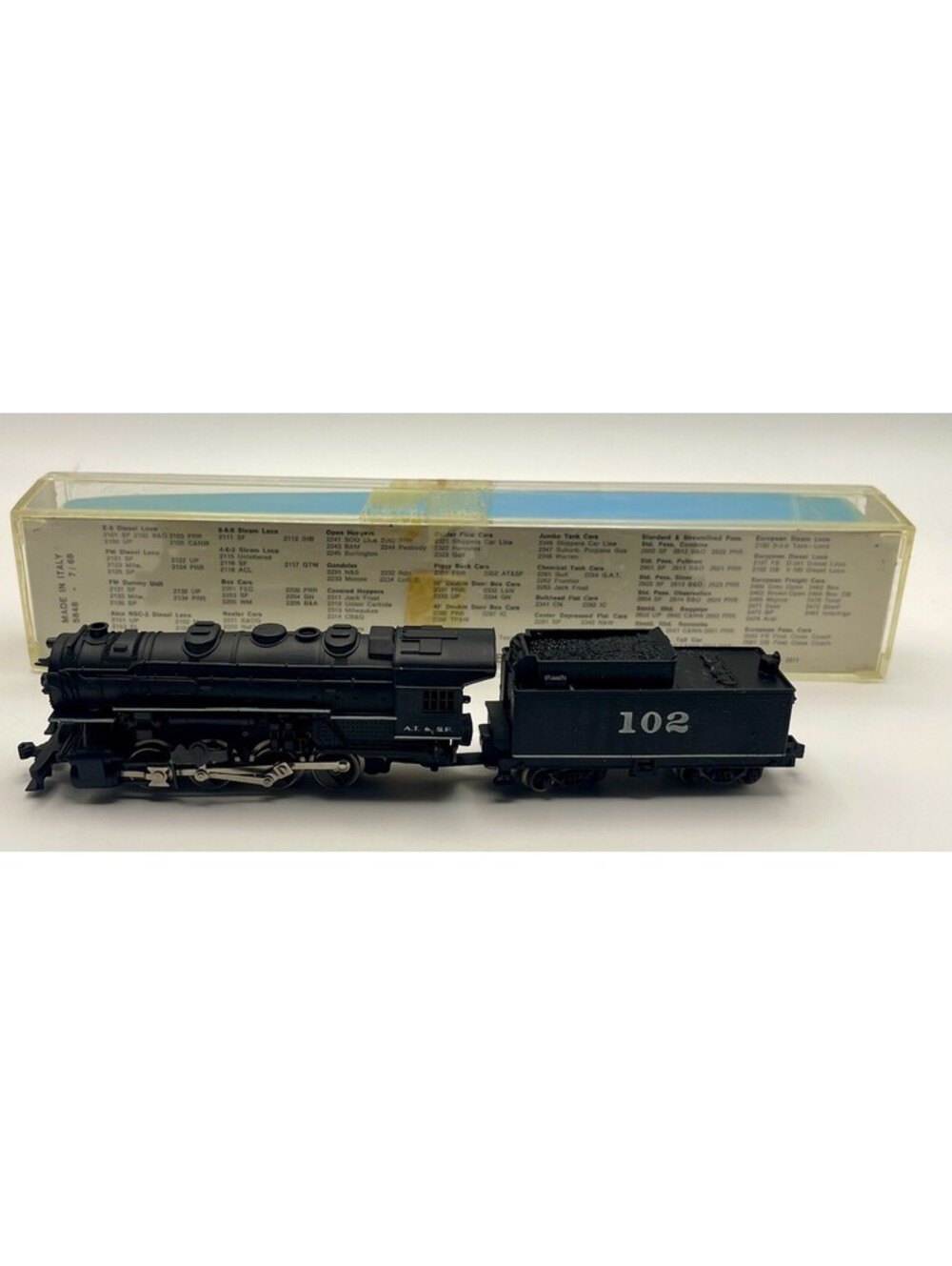 Atlas N Gauge 0-8-0 2111 AT&SF Steam Locomotive Train Engine 102 Tender W/ Case